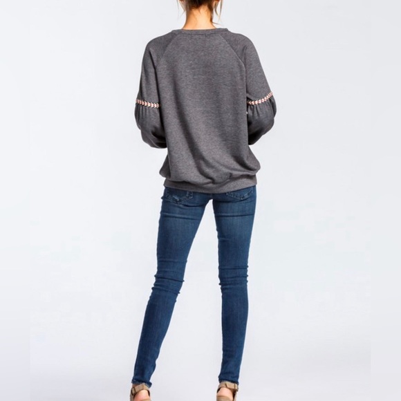 Laced Sleeves Sweatshirt - Picture 5 of 7